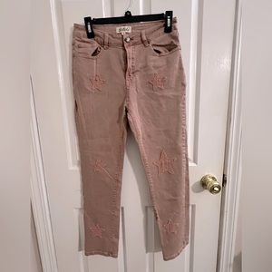 Women’s jeans. Listicle size medium. Mauve.